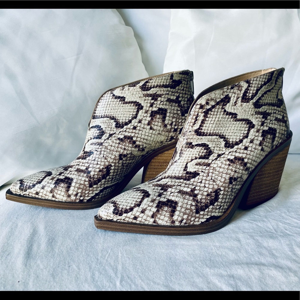 Vince Camuto Booties